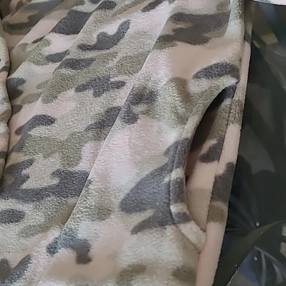 The Children's Place Camouflage Fleece Polo Top ❤️